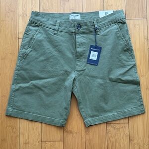 Rockport Men's Olive Flat-Front Casual Shorts